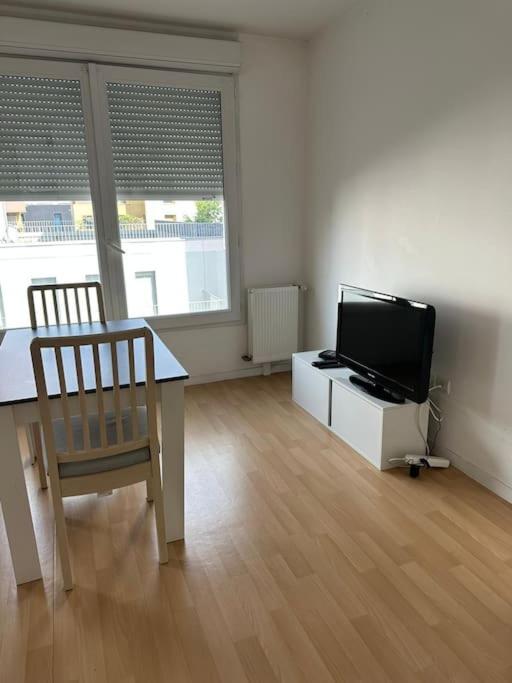 Grand Studio De 37M Carres - Rer Laplace Et Maison Des Examens A 5 Minutes A Pied Аркёй Экстерьер фото